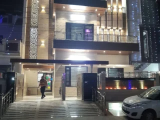 matrix saloon 5796483
